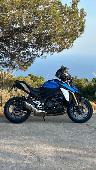 SUZUKI GSX-S950: Moto Impecable