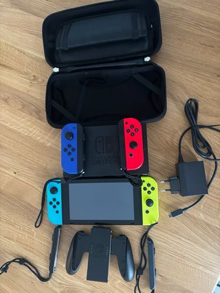Nintendo Switch  Perfecto estado  estuche de viaje  mando extra