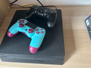 PS4 (PlayStation 4) 1TB