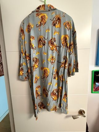 Lote de camisas y camiseta