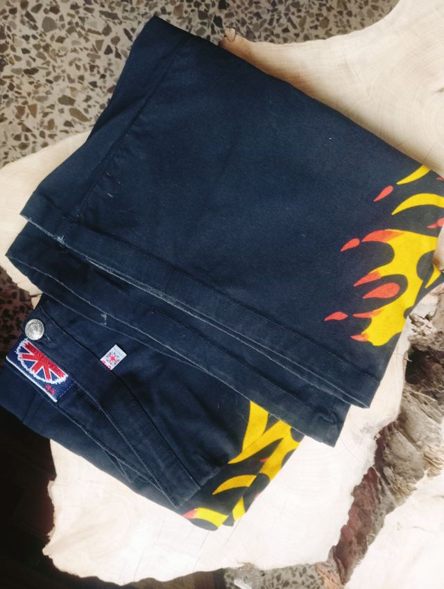 Pantalón llama de fuego