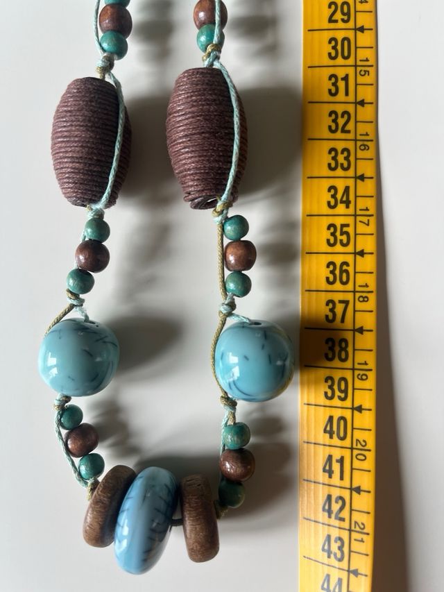 Collana lunga azzurra e marrone