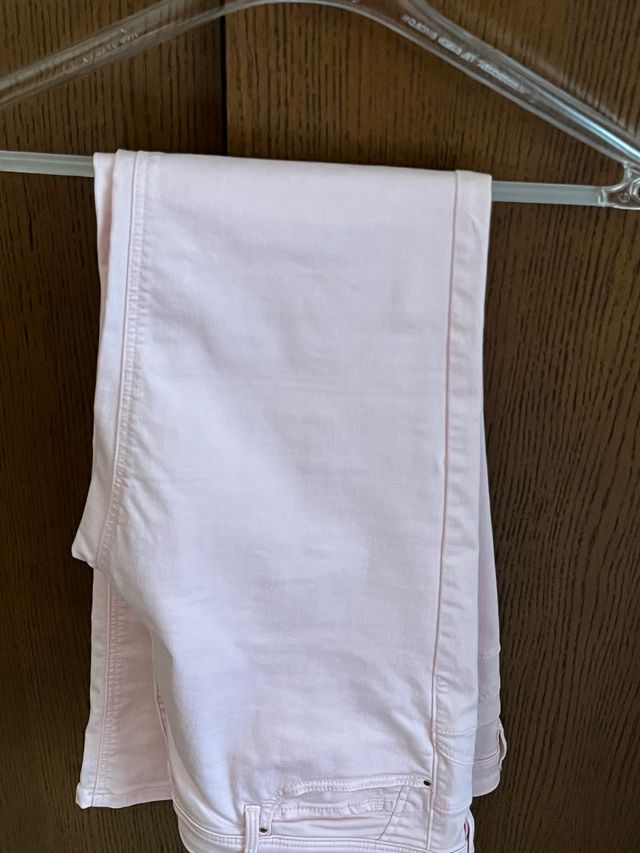 Pantalon rosa claro chica