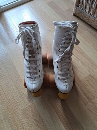 REBAJADOS,PATINES CUATRO RUEDAS