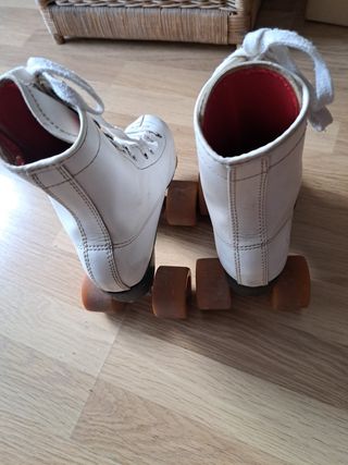 REBAJADOS,PATINES CUATRO RUEDAS