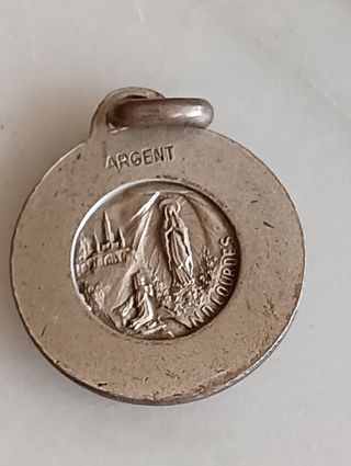 2 medallas plata Lourdes + 2 medallas de metal