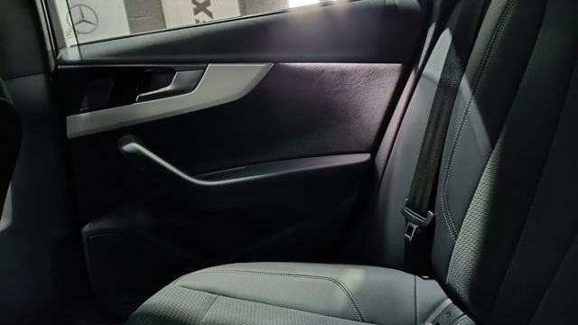 AUDI A4 Avant S line 40 TFSI Quat 204cv Stron 2023