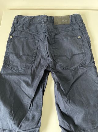 Pantalón corto Hugo Boss niño, talla 10