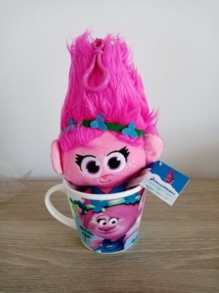 Juego de un vaso y una muñeca Troll Poppy