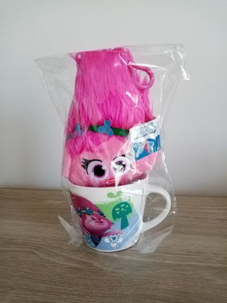 Juego de un vaso y una muñeca Troll Poppy
