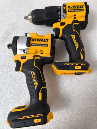 DEWALT Llave impacto Y taladro percutor ESTRENAR
