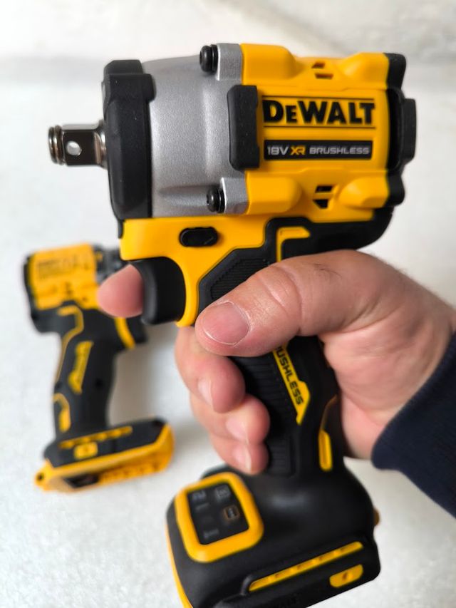DEWALT Llave impacto Y taladro percutor ESTRENAR