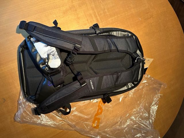 Mochila KORE - Negra y Blanca