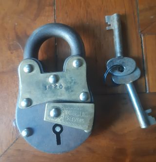 Candado antiguo Nadeem 5 Levers