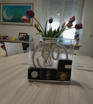 Lampada LED a forma di sorriso gialla