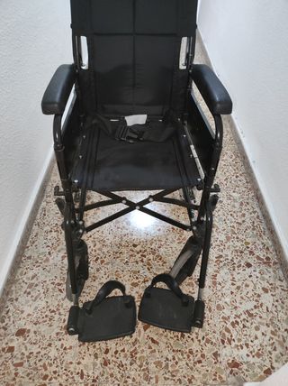 Silla de ruedas plegable