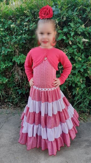 Traje gitana 2 años con mucho vuelo