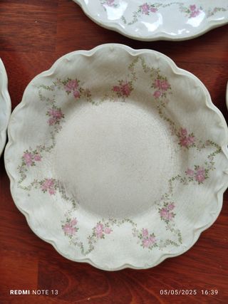 13 Platos antiguos  Porcelana Sevilla L.C.S.J.