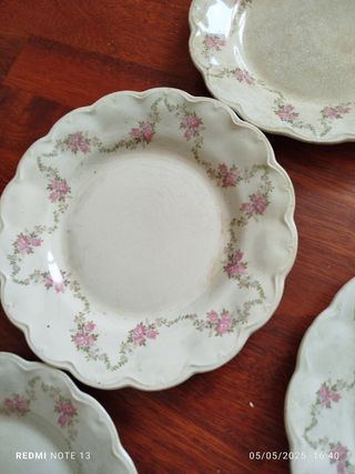 13 Platos antiguos  Porcelana Sevilla L.C.S.J.
