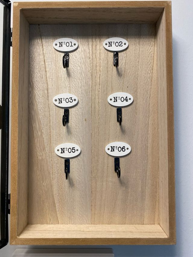 Caja llaves mundo - Madera metal