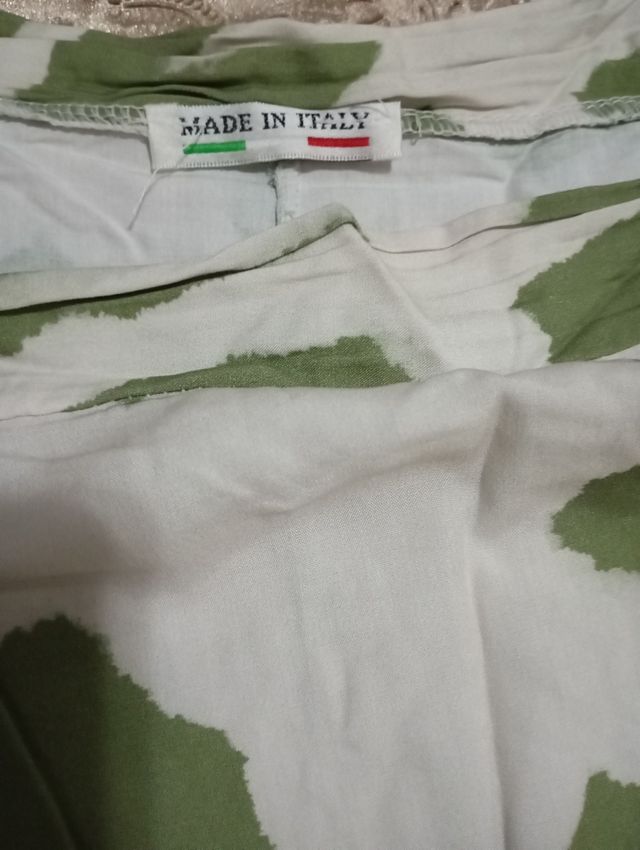 Falda estampada beige y verde oliva