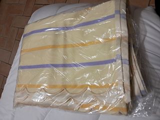 Copriletto matrimoniale in raso e cotone rigato