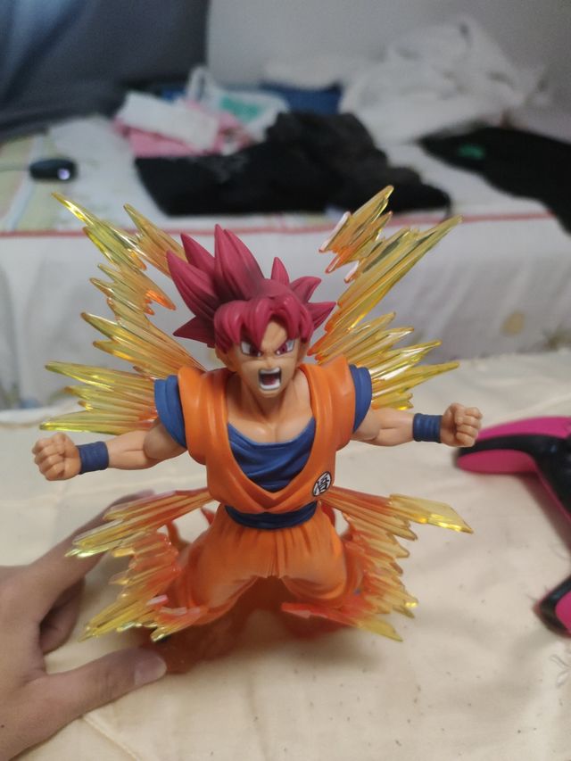 Figura Goku Super Saiyan God