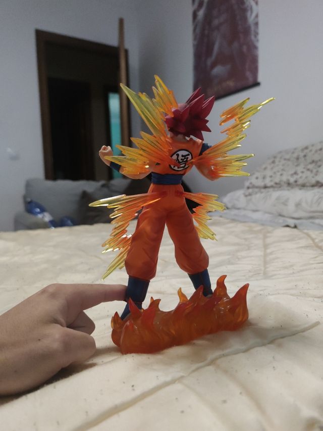 Figura Goku Super Saiyan God