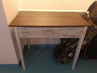 Mesa auxiliar madera blanca y marrón