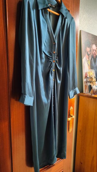 Vestido midi fruncido satén zara