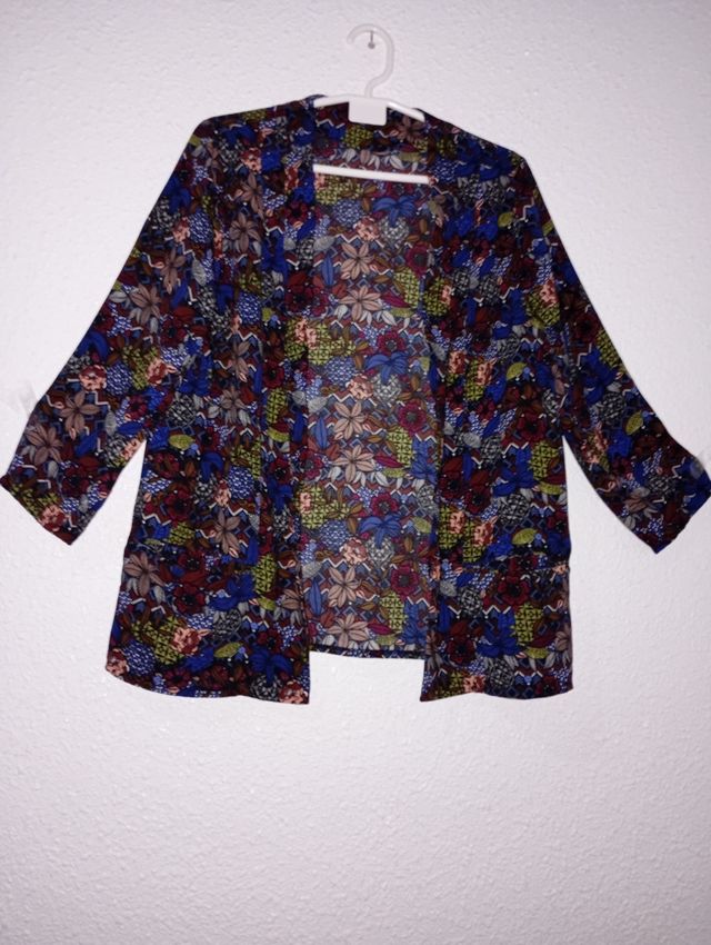 Chaqueta KIABI multicolor talla 44