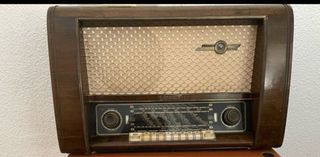 Radio vintage. Venta en mano