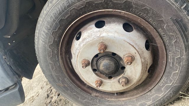 Pareja Llantas cabstar