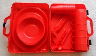 Cesta de picnic con vajilla