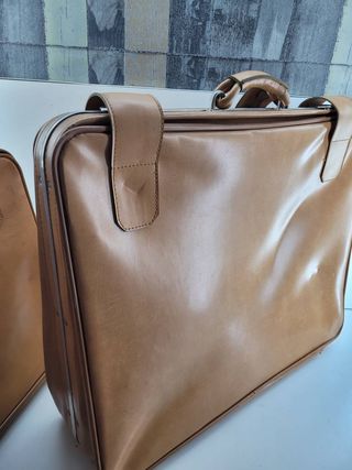 DOS MALETAS DE CUERO