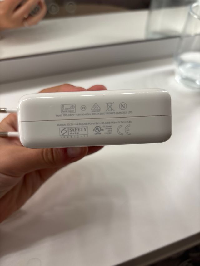 Cargador y enchufe mackbook 87W