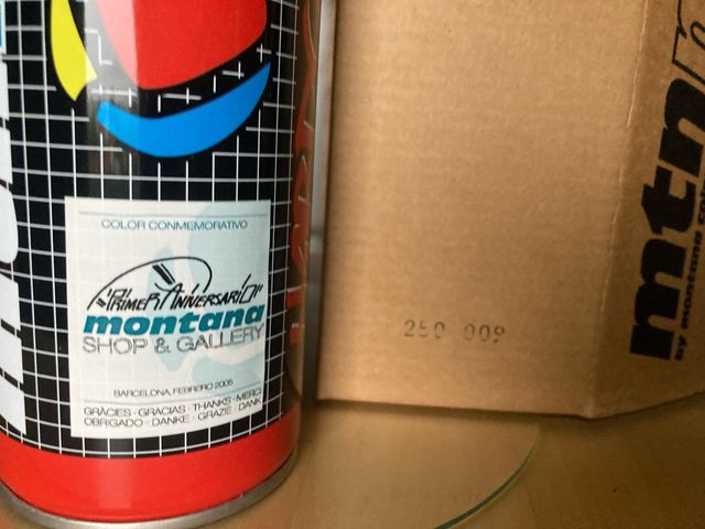 Spray Montana Shop and Galery Primer Aniversario