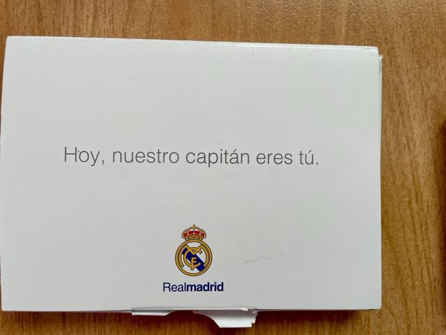 Brazalete capitán Real Madrid. Ideal regalo comuni