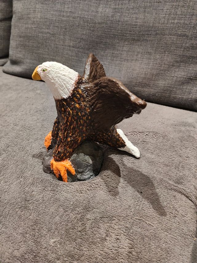 Estatua Águila cerámica