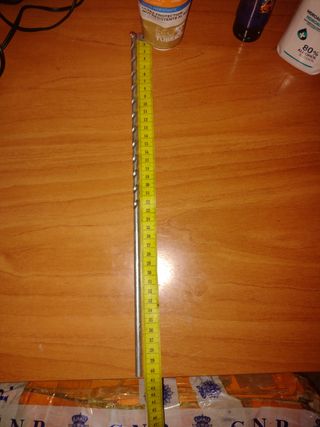 Broca cala muros,mide 40cm