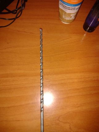 Broca cala muros,mide 40cm