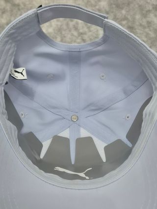 Gorra Puma color gris claro metalizado