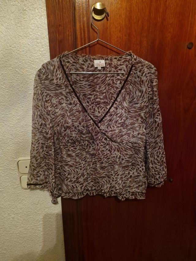Preciosa blusa de seda natural