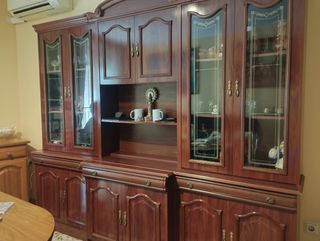 Mueble comedor ,.marron , en muy bien estado
