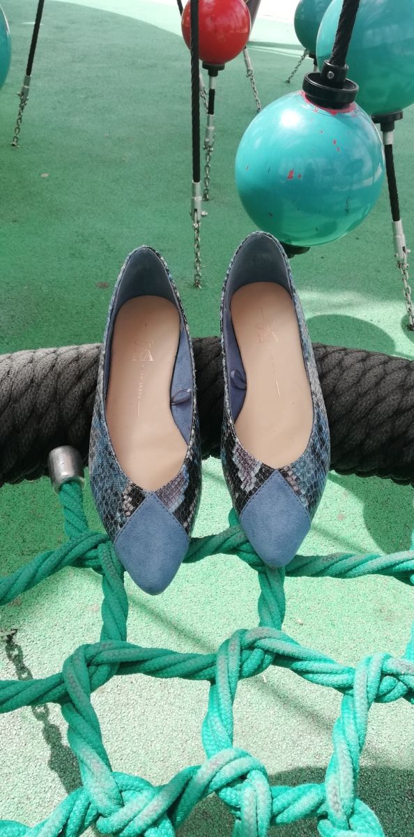 manoletinas tacón bajo azul