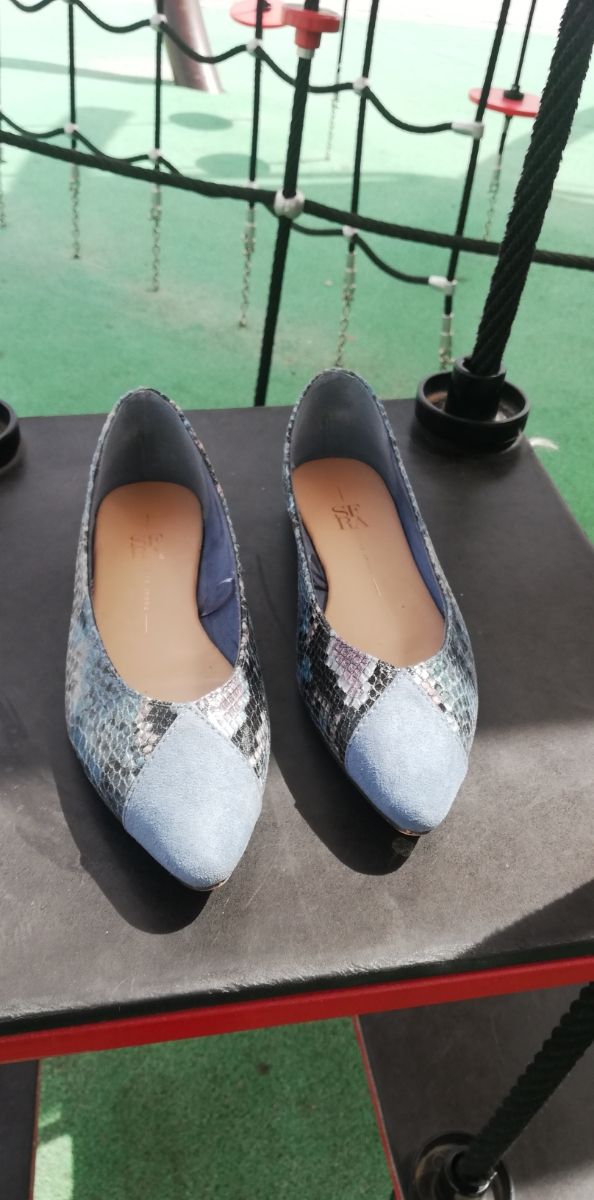 manoletinas tacón bajo azul