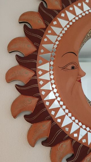Specchio sole-luna in legno