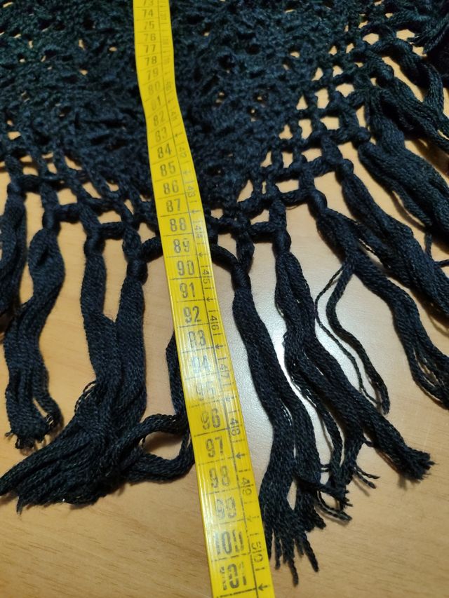 Scialle fatto all'uncinetto