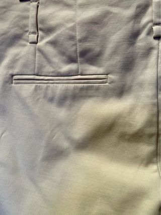 Pantalón de vestir beige de Zara