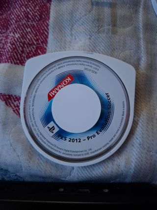 PSP con funda y juegos